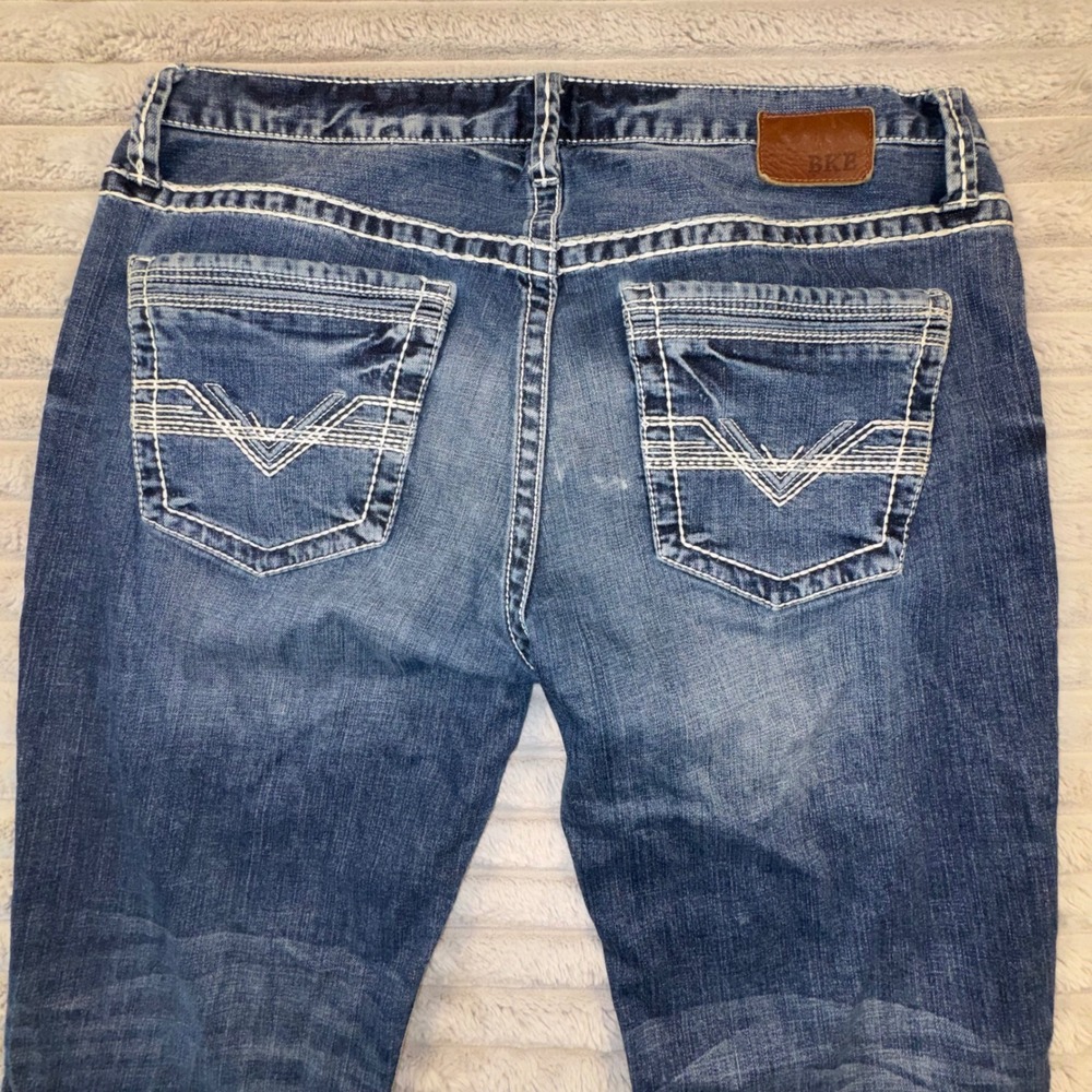 BKE Derek Bootcut Jeans Mens 36R Medium Wash Thick Stitch Denim Blue - Picture 9 of 14